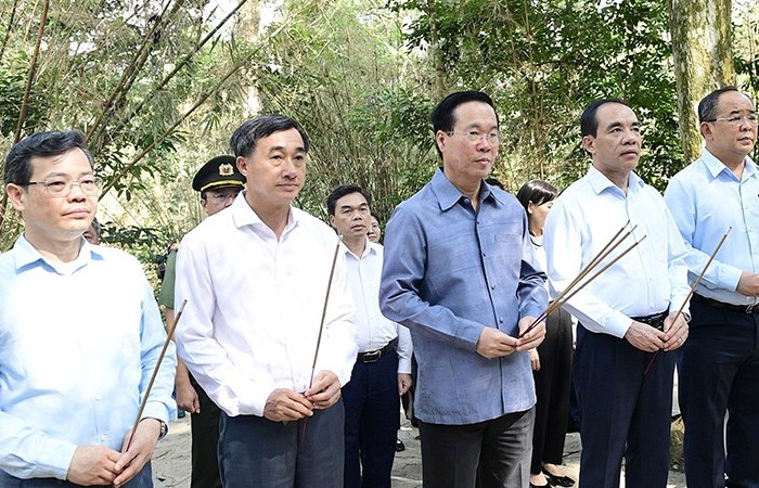 Chủ tịch nước dâng hương tại Khu di tích quốc gia đặc biệt Tân Trào - Anh 1