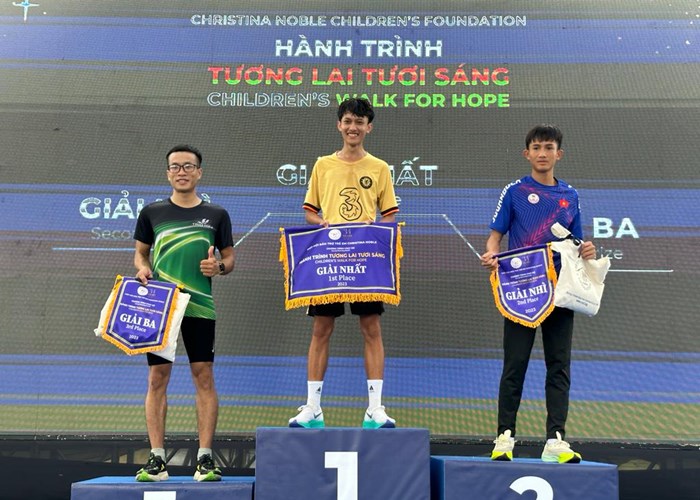 Hơn 1.500 VĐV tham dự trực tiếp giải chạy “Hành trình tương lai tươi sáng” - Anh 2
