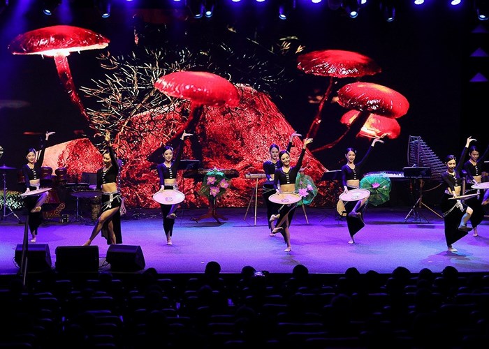 Khai mạc Triển lãm ảnh về Chủ tịch Hồ Chí Minh và Chương trình nghệ thuật 