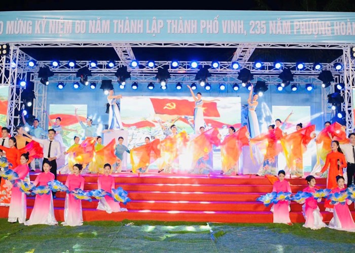 Nhiều sự kiện đặc sắc kỷ niệm 60 năm thành lập TP Vinh, 235 năm Phượng Hoàng Trung Đô - Vinh - Anh 2