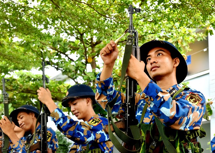 Tổ quốc bên bờ sóng - Anh 1