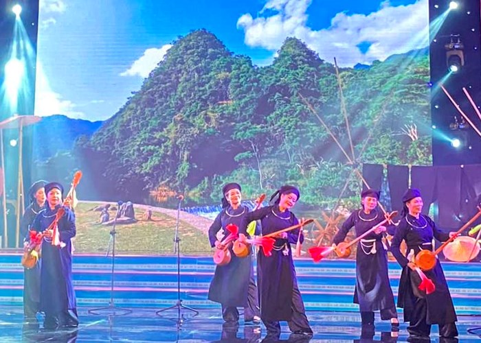 Sôi nổi liên hoan Tiếng hát người cao tuổi khu vực phía Bắc - Anh 3