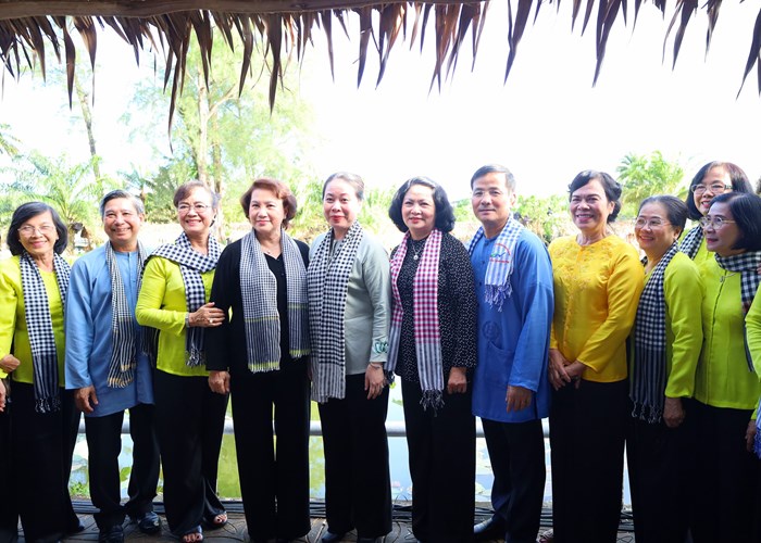 Festival Áo bà ba - Hậu Giang 2023: Tôn vinh sản phẩm văn hóa đặc sắc vùng Nam Bộ - Anh 1