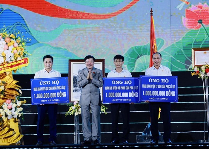 Khơi dậy khát vọng xứng đáng với truyền thống 