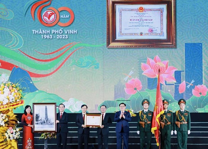 Khơi dậy khát vọng xứng đáng với truyền thống 