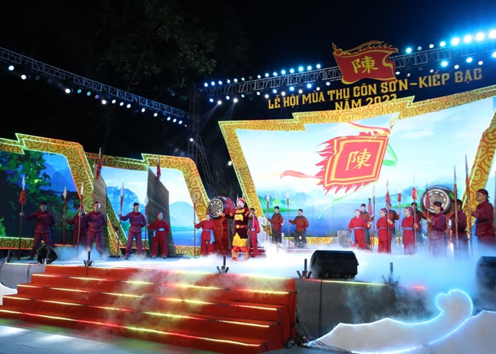Tưởng niệm 723 năm ngày mất Anh hùng dân tộc Trần Hưng Đạo, khai hội mùa thu Côn Sơn-Kiếp Bạc năm 2023 - Anh 7