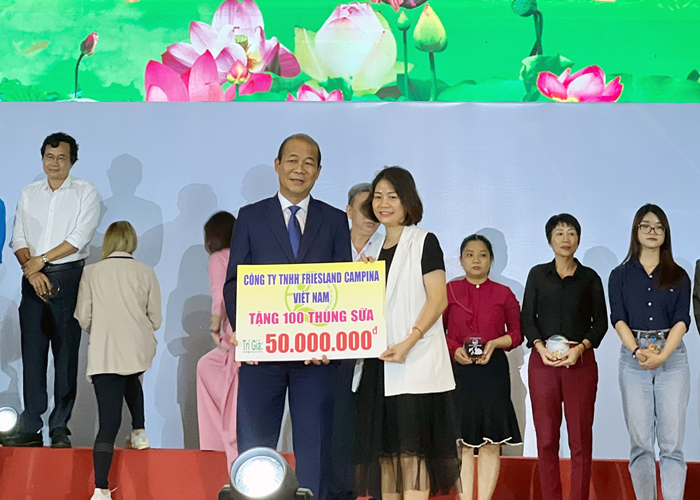 Sữa Cô gái Hà Lan thắp sáng niềm vui Tết Trung thu cho trẻ em tỉnh Bình Dương - Anh 3