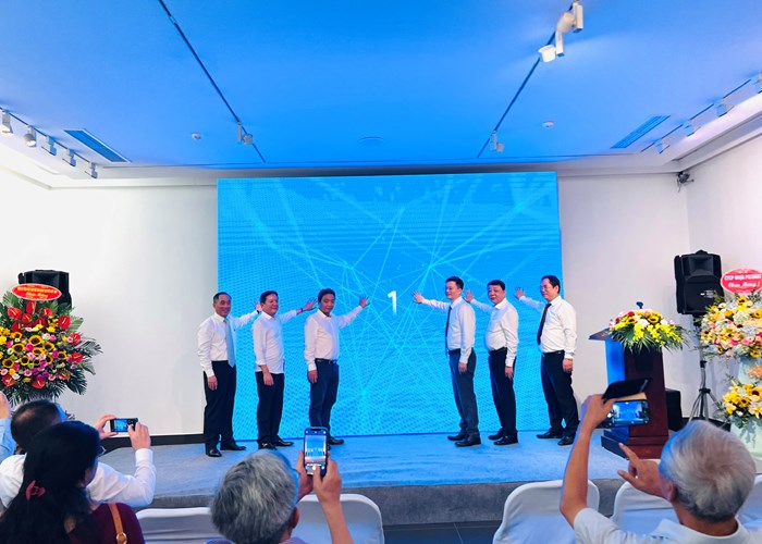 Không gian triển lãm mỹ thuật trực tuyến chưa từng có tại Việt Nam - Anh 1