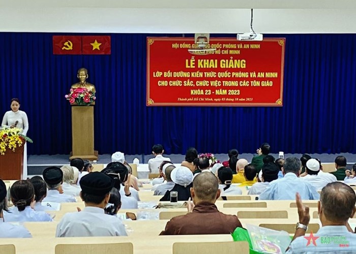 Bồi dưỡng kiến thức quốc phòng và an ninh cho chức sắc các tôn giáo - Anh 1