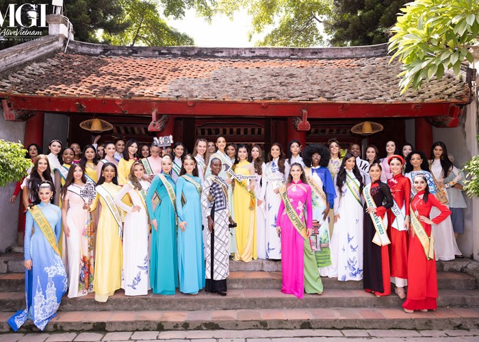 Thí sinh Miss Grand International mặc áo dài tham quan di tích lịch sử tại Hà Nội - Anh 2