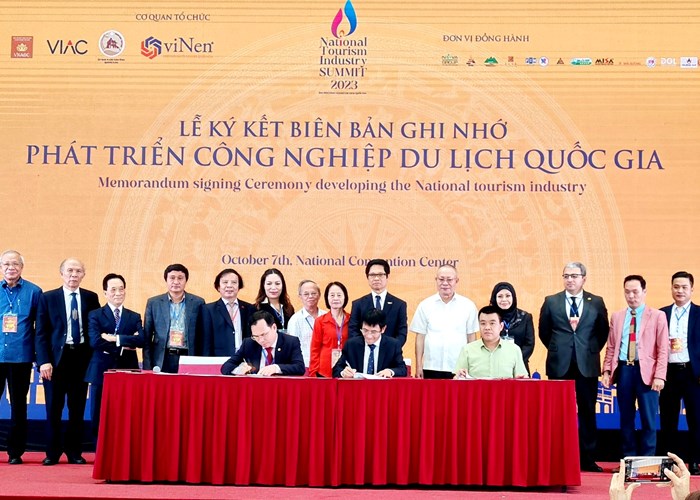 Du lịch đóng góp đặc biệt quan trọng trong nền kinh tế quốc gia - Anh 4