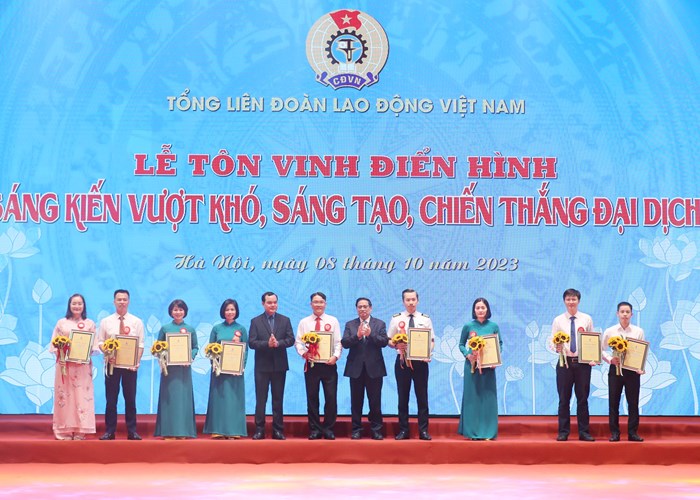 Thủ tướng: Tiếp tục thực hiện tốt sứ mệnh của giai cấp công nhân trong tiến trình phát triển của đất nước - Anh 3
