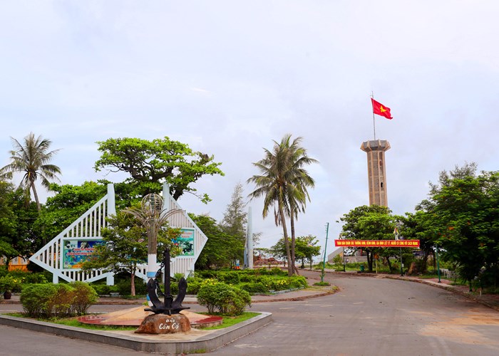 Những cột mốc chủ quyền vĩnh cửu (Bài 1): Lời thề nơi đầu sóng - Anh 10