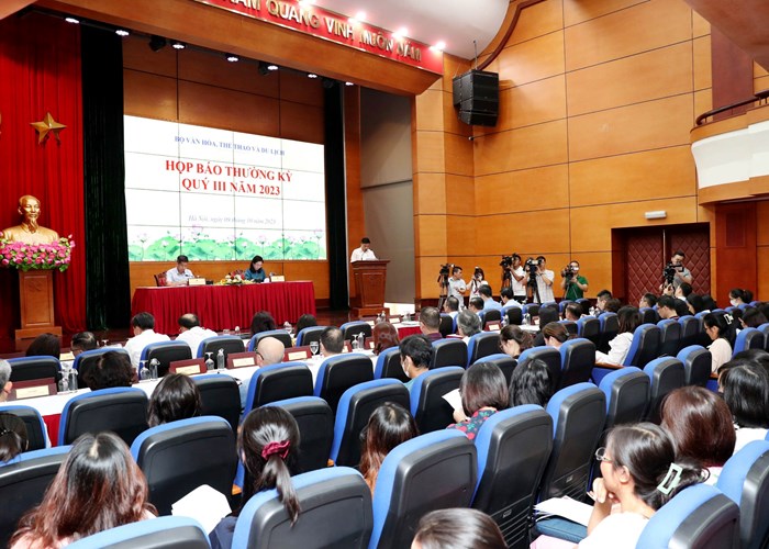 Giải đáp, đối thoại nhiều vấn đề “nóng” về văn hoá, thể thao và du lịch - Anh 6