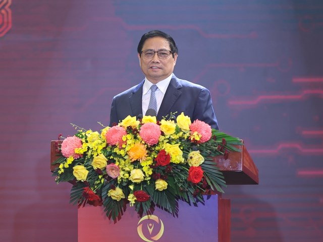 Thủ tướng: Lấy người dân, doanh nghiệp là trung tâm, chủ thể, mục tiêu và động lực, nguồn lực của chuyển đổi số - Anh 2