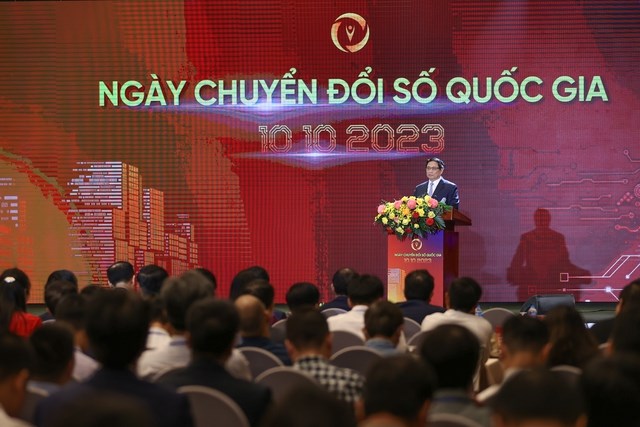 Thủ tướng: Lấy người dân, doanh nghiệp là trung tâm, chủ thể, mục tiêu và động lực, nguồn lực của chuyển đổi số - Anh 1
