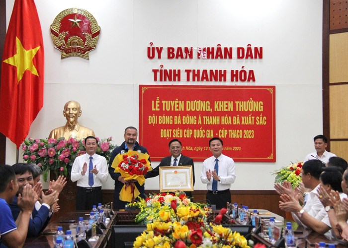 Tuyên dương đội bóng đá Thanh Hóa đoạt Siêu cúp quốc gia - Anh 1