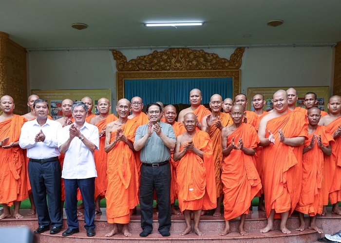 Thủ tướng chúc mừng lễ Sene Dolta của đồng bào Khmer - Anh 3