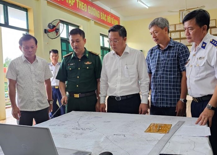 Khẩn trương tìm kiếm, cứu nạn ngư dân trên hai tàu cá bị chìm tại khu vực đảo Song Tử Tây - Anh 1
