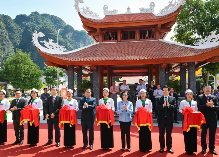 Khánh thành di tích Bác Hồ về thăm Tập đoàn sản xuất Chí Hòa - Anh 1