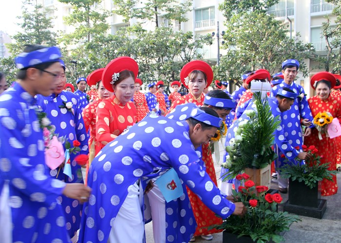 TP.HCM tổ chức lễ cưới tập thể cho 82 đôi uyên ương - Anh 2