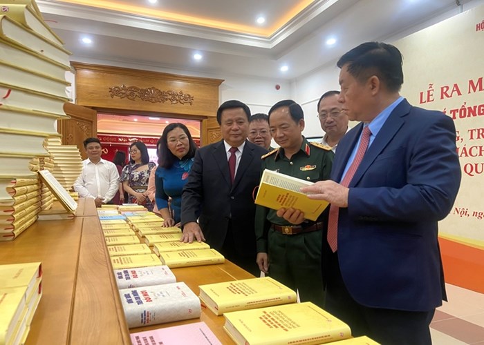 Ra mắt sách của Tổng Bí thư về quyết tâm thực hiện thắng lợi Nghị quyết Đại hội XIII - Anh 2