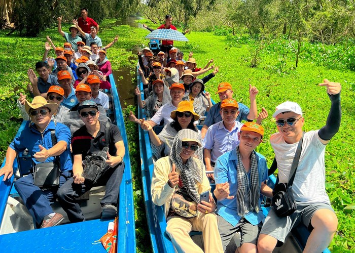 Khách du lịch tăng đáng kể sau khi Rừng tràm Trà Sư được chọn làm bối cảnh “Đất rừng phương Nam” - Anh 6