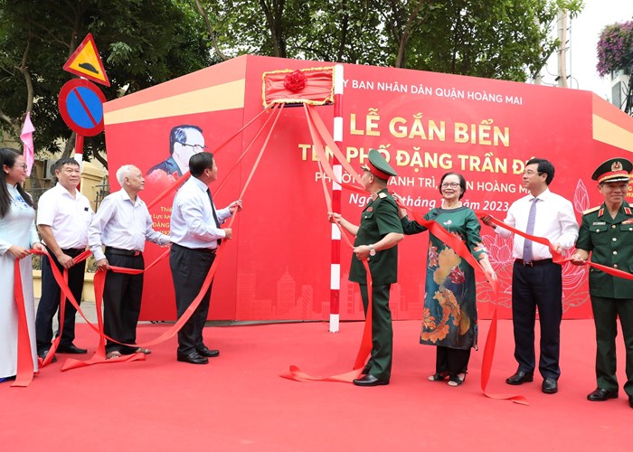 Hà Nội gắn biển phố mang tên Thiếu tướng tình báo Đặng Trần Đức - Anh 1