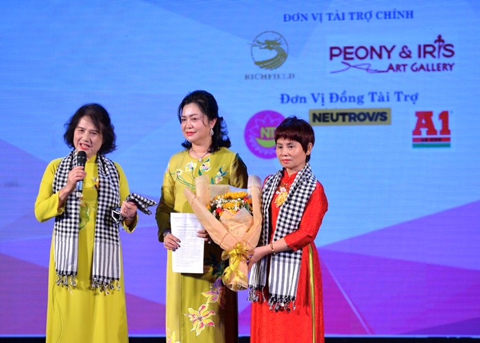 Ra mắt Câu lạc bộ Di sản Áo dài TP.HCM, lan tỏa nét đẹp áo dài Việt - Anh 2