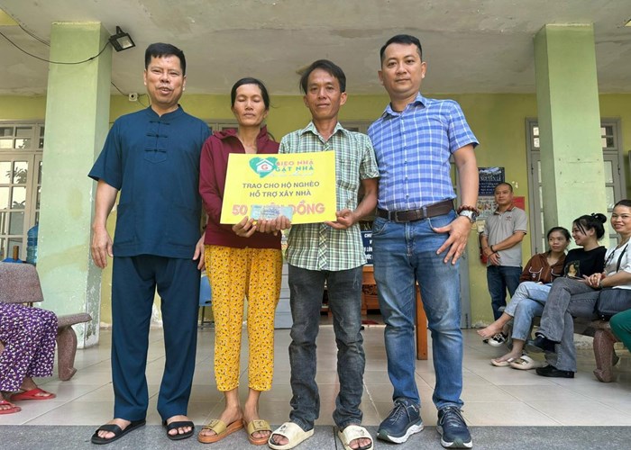 Tuần lễ triển lãm trực tuyến gây quỹ xây nhà cho người nghèo - Anh 1