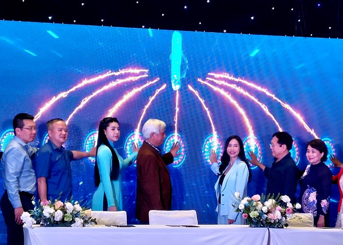 Ra mắt dự án “Hành trình xanh- môi trường xanh- năng lượng xanh” - Anh 1