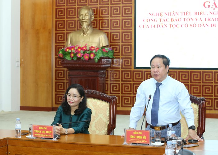 Bộ VHTTDL luôn quan tâm bảo tồn, phát huy các giá trị văn hoá đồng bào các dân tộc rất ít người - Anh 2