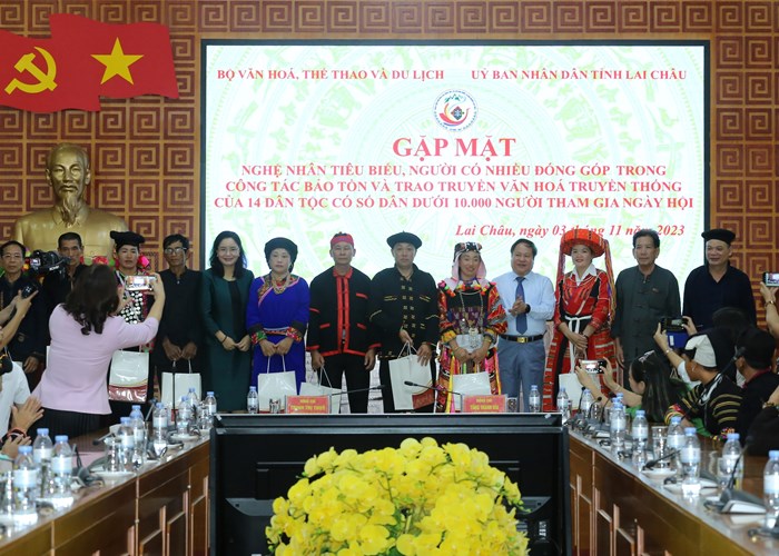Bộ VHTTDL luôn quan tâm bảo tồn, phát huy các giá trị văn hoá đồng bào các dân tộc rất ít người - Anh 5