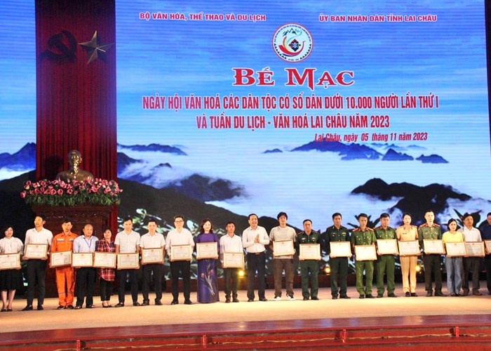 Lào Cai đăng cai Ngày hội Văn hoá các dân tộc có số dân dưới 10.000 người lần thứ hai - Anh 5