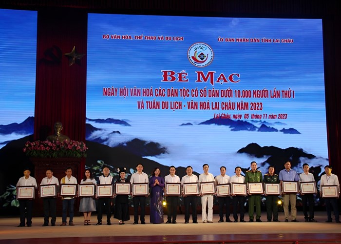 Lào Cai đăng cai Ngày hội Văn hoá các dân tộc có số dân dưới 10.000 người lần thứ hai - Anh 2