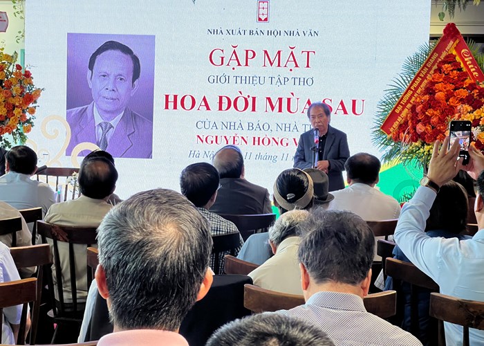 "Hoa đời mùa sau", cảm một hồn thơ tươi mới của nhà thơ, nhà báo Nguyễn Hồng Vinh - ảnh 2