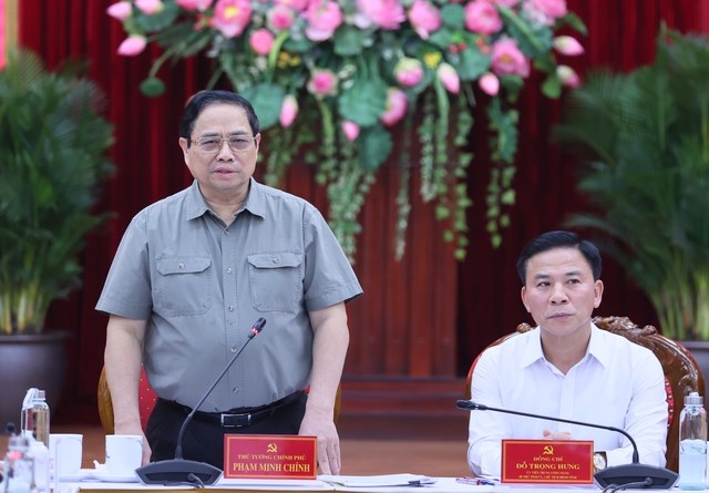 Thủ tướng: Thanh Hóa cần phát triển toàn diện kinh tế, văn hóa - xã hội, đẩy mạnh du lịch lễ hội - Anh 1