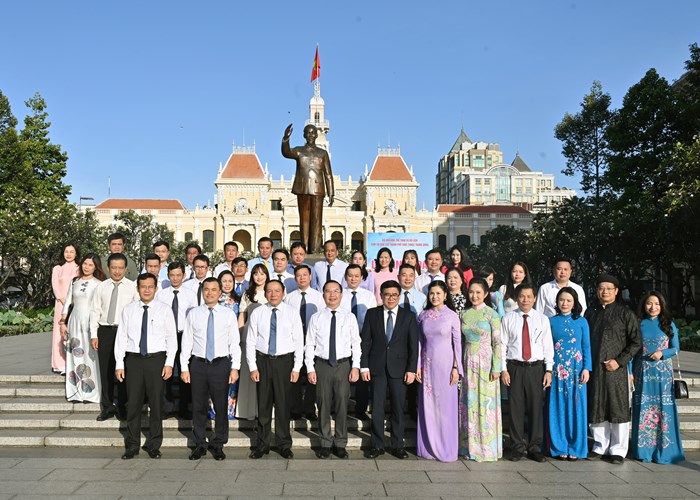 Bộ trưởng Nguyễn Văn Hùng: Sẽ có thêm những xung lực mới để các địa phương làm tốt hơn nhiệm vụ trong những tháng cuối năm - Anh 2