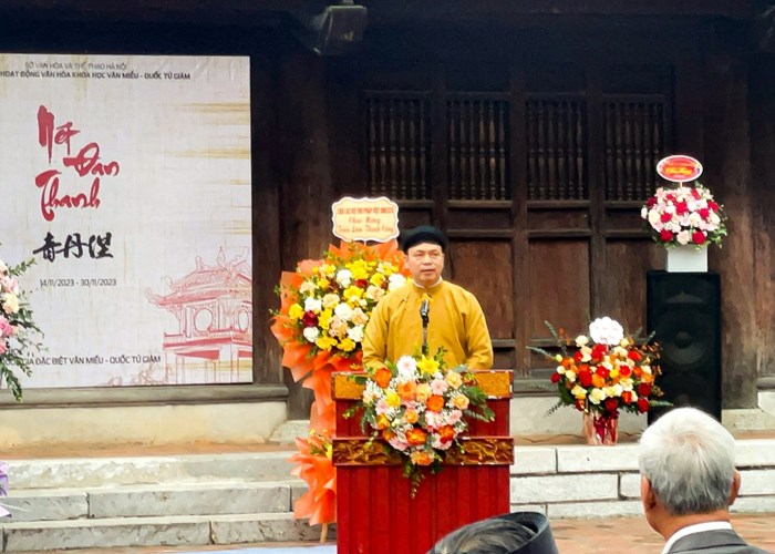 Triển lãm “Nét đan thanh”:  Cuốn hút với thư pháp trong sắp đặt ánh sáng - Anh 3