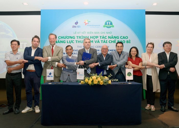 Doanh nghiệp Sữa Cô gái Hà Lan cùng đối tác tiên phong thực thi EPR, nâng cao năng lực thu gom tái chế bao bì - Anh 1