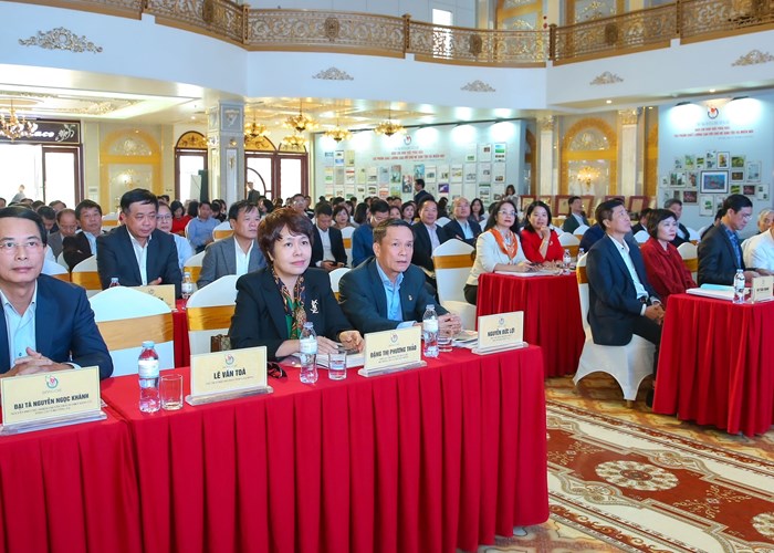 Báo chí với công tác bảo vệ nền tảng tư tưởng của Đảng trong thời kỳ chuyển đổi số - Anh 2