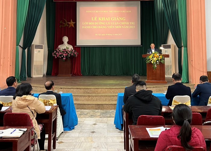 Đảng ủy Bộ VHTTDL: Chú trọng công tác giáo dục, đào tạo, bồi dưỡng lý luận chính trị cho đảng viên mới - Anh 4