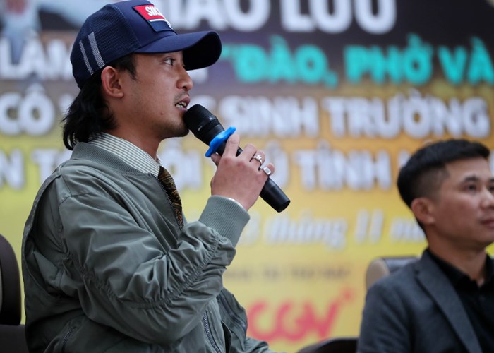 Doãn Quốc Đam bất ngờ gặp nhiều “fan” trên phố núi Đà Lạt - Anh 10