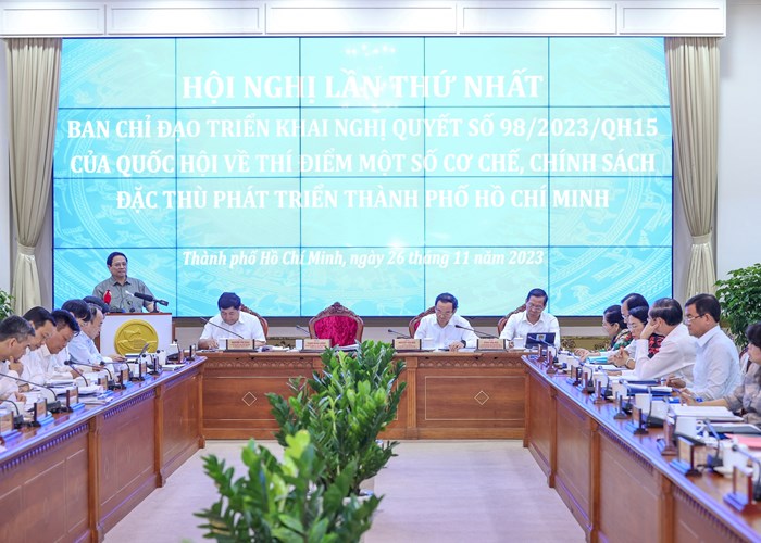 Thủ tướng: Giải quyết các vướng mắc, khó khăn của TP.HCM phải ở tầm cao hơn, mạnh mẽ hơn - Anh 1