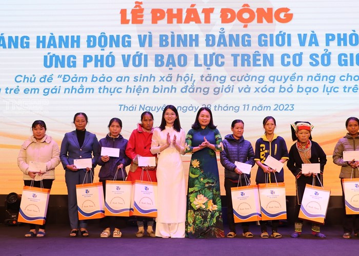 Thái Nguyên phát động Tháng hành động vì bình đẳng giới - Anh 1