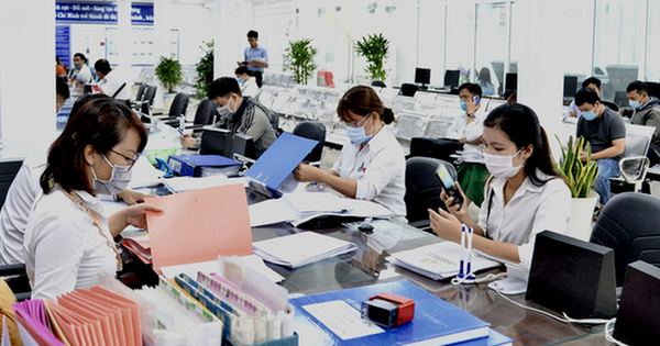 Cải cách mạnh mẽ các quy định về nâng ngạch công chức, thăng hạng viên chức - Anh 1
