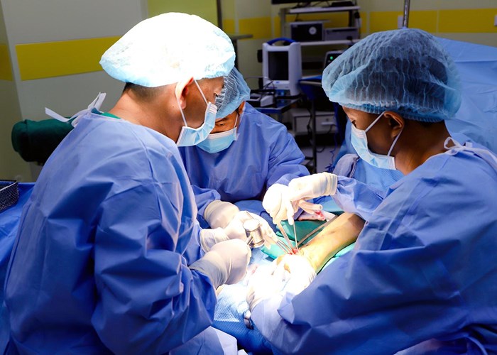 Phép màu đến với người phụ nữ Việt Nam mắc bệnh hiếm gặp trên thế giới - Anh 2