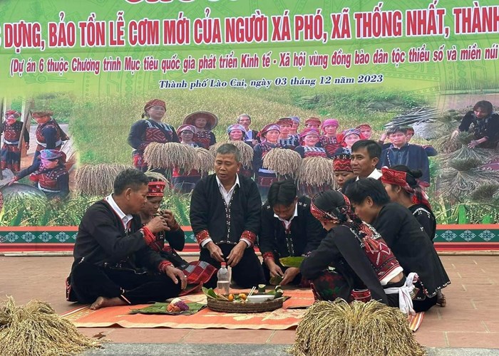 Độc đáo Tết mừng cơm mới của người Xá Phó - Anh 1