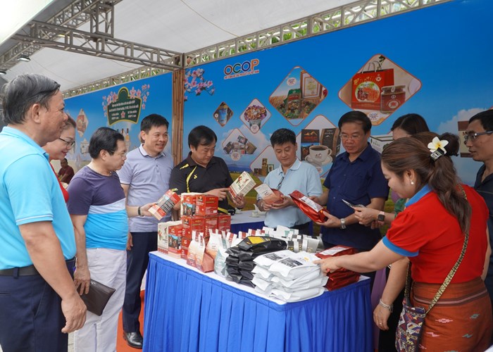 Dac sac khong gian van hoa vung cao Dien Bien tai TP.HCM - Anh 11