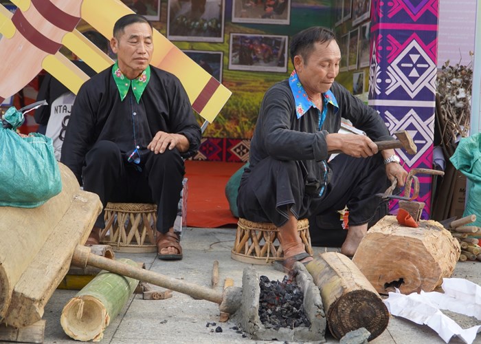 Dac sac khong gian van hoa vung cao Dien Bien tai TP.HCM - Anh 9